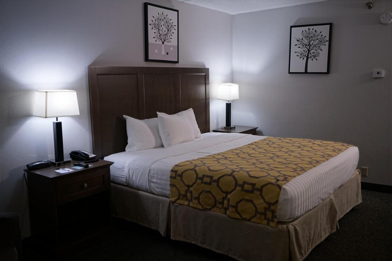 Hotel Baymont By Wyndham Shakopee Esterno foto