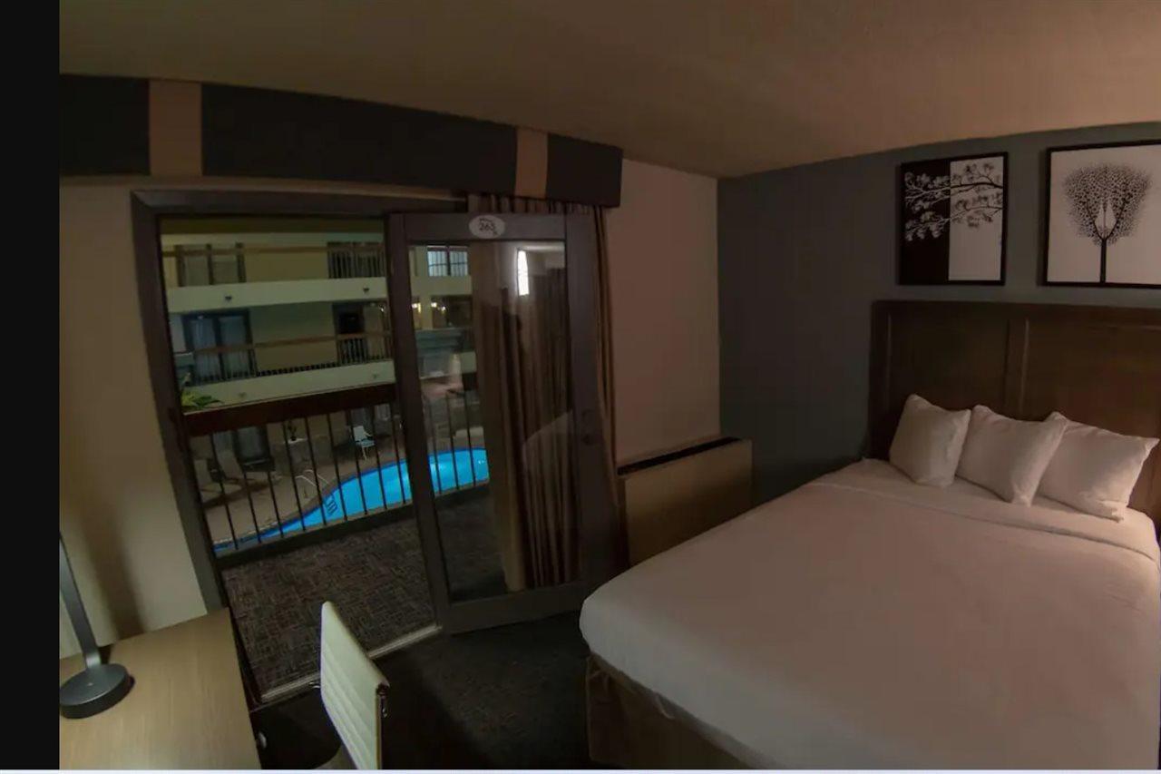 Hotel Baymont By Wyndham Shakopee Esterno foto