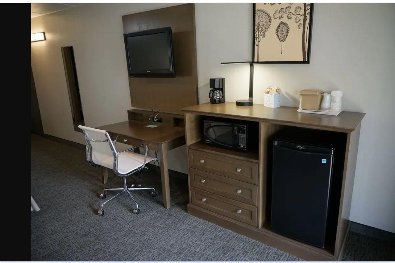 Hotel Baymont By Wyndham Shakopee Esterno foto