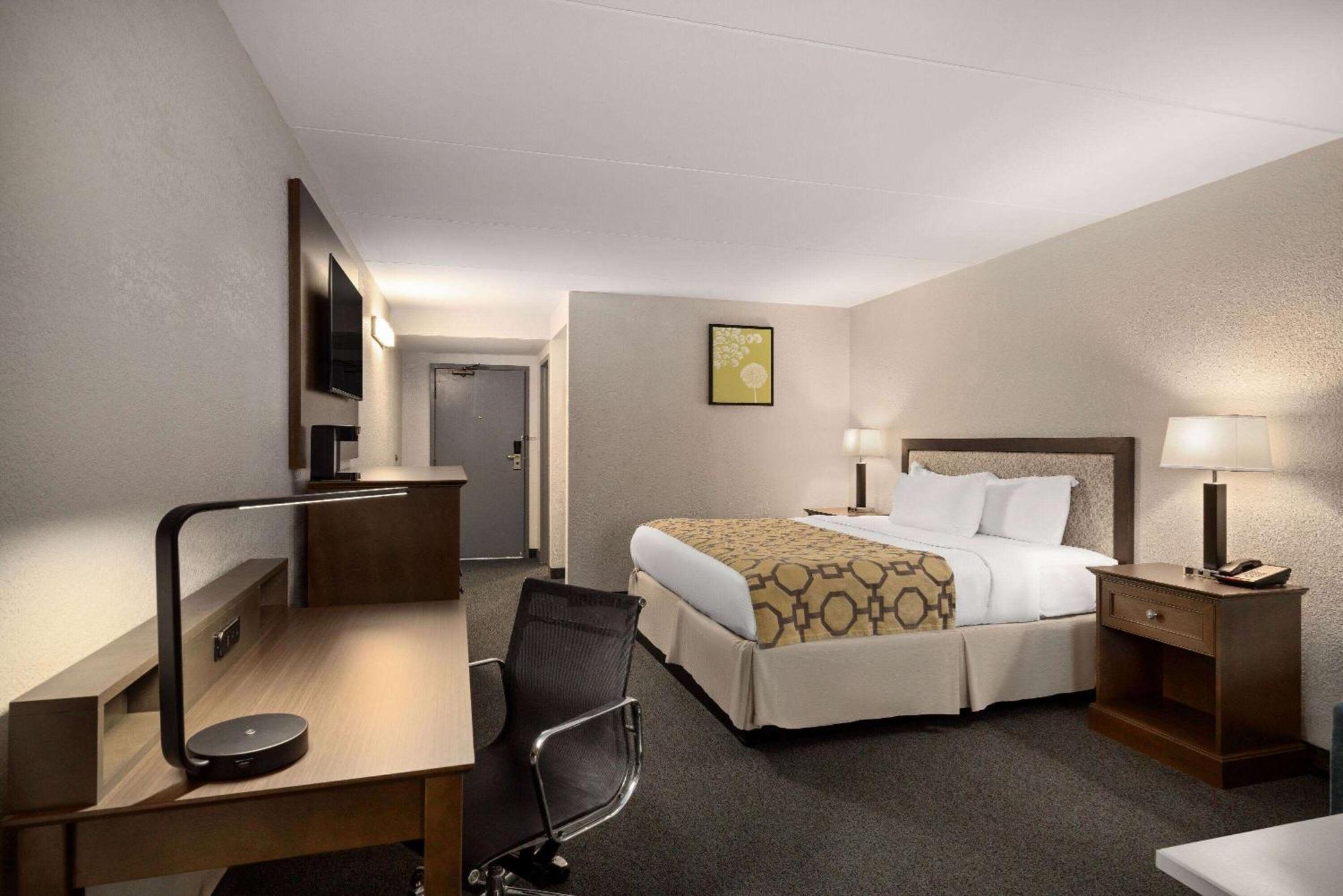 Hotel Baymont By Wyndham Shakopee Esterno foto