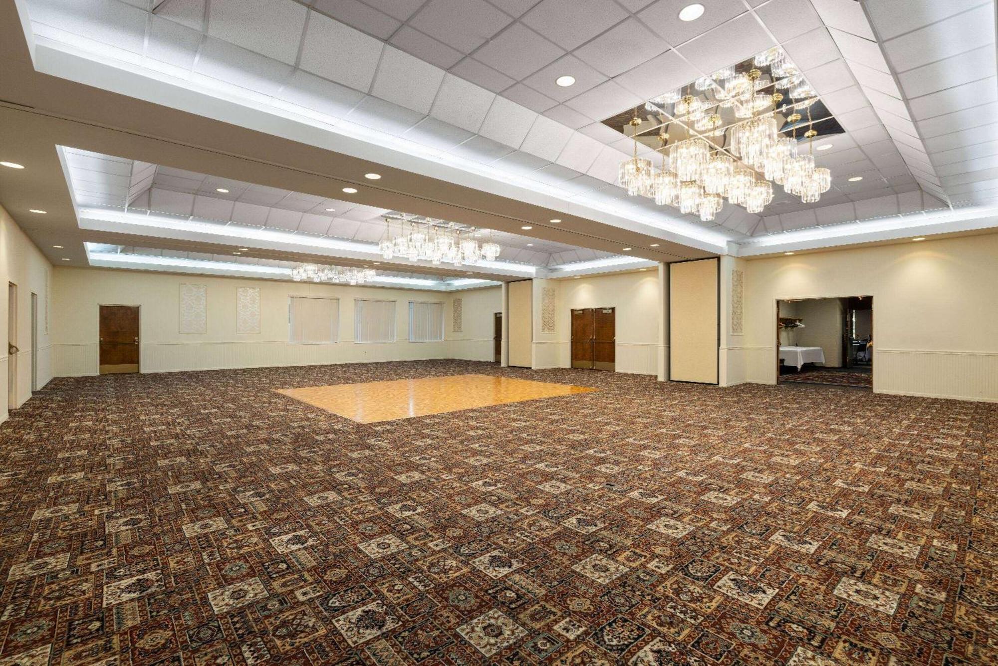 Hotel Baymont By Wyndham Shakopee Esterno foto