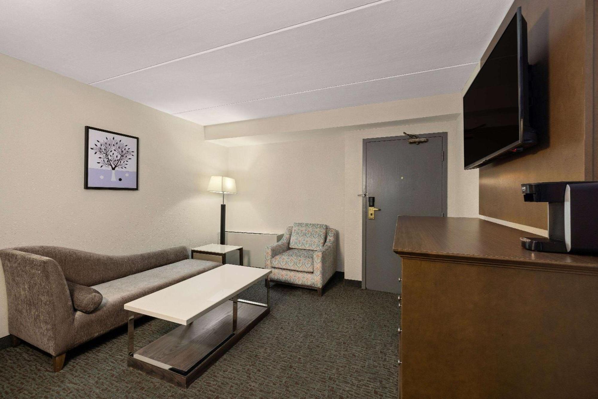 Hotel Baymont By Wyndham Shakopee Esterno foto