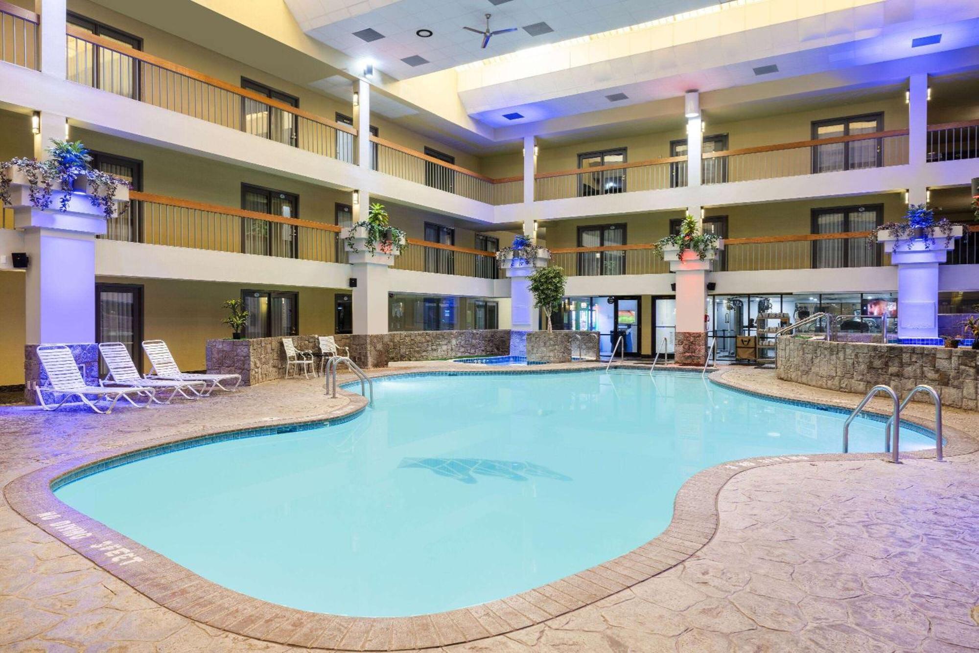 Hotel Baymont By Wyndham Shakopee Esterno foto