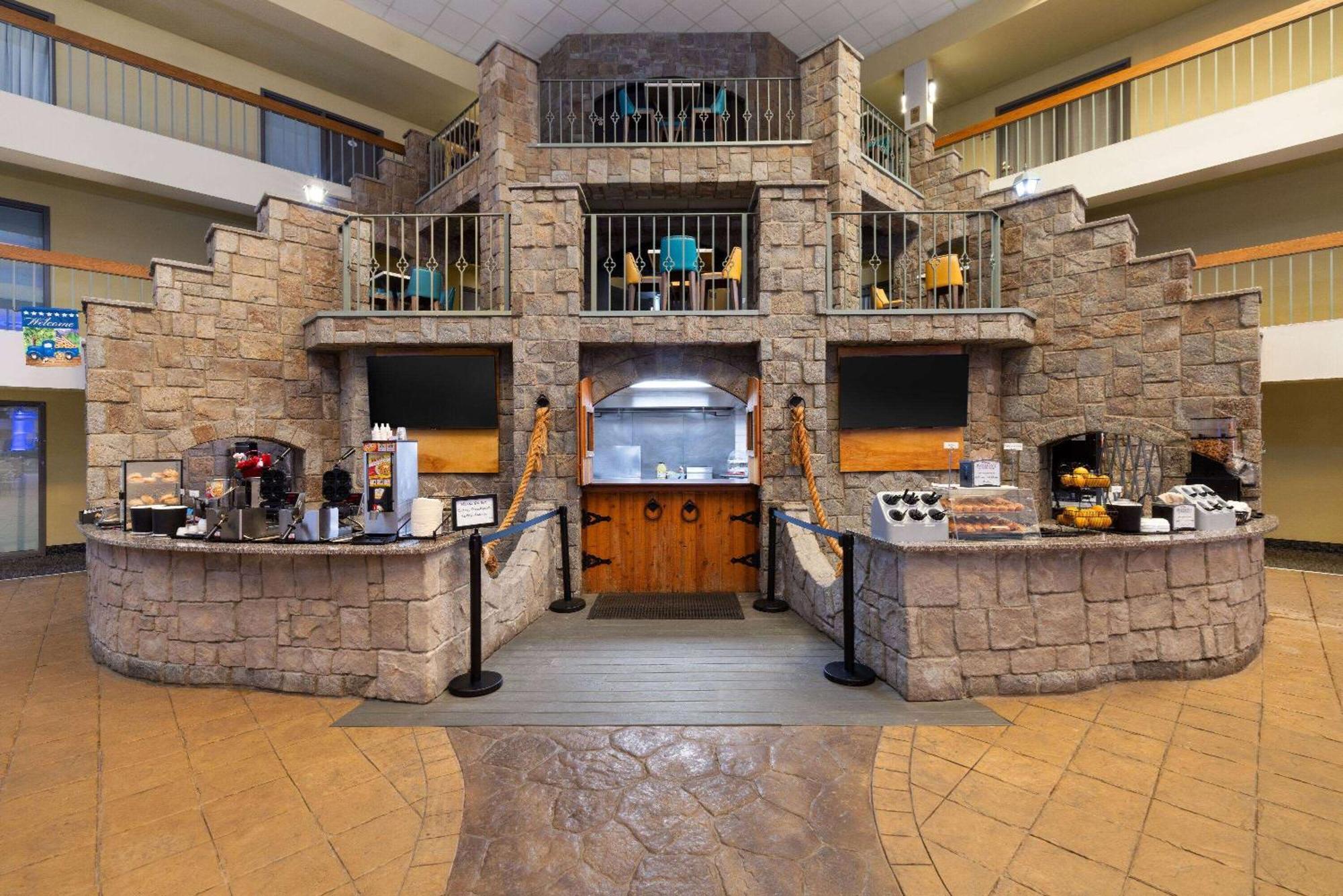 Hotel Baymont By Wyndham Shakopee Esterno foto