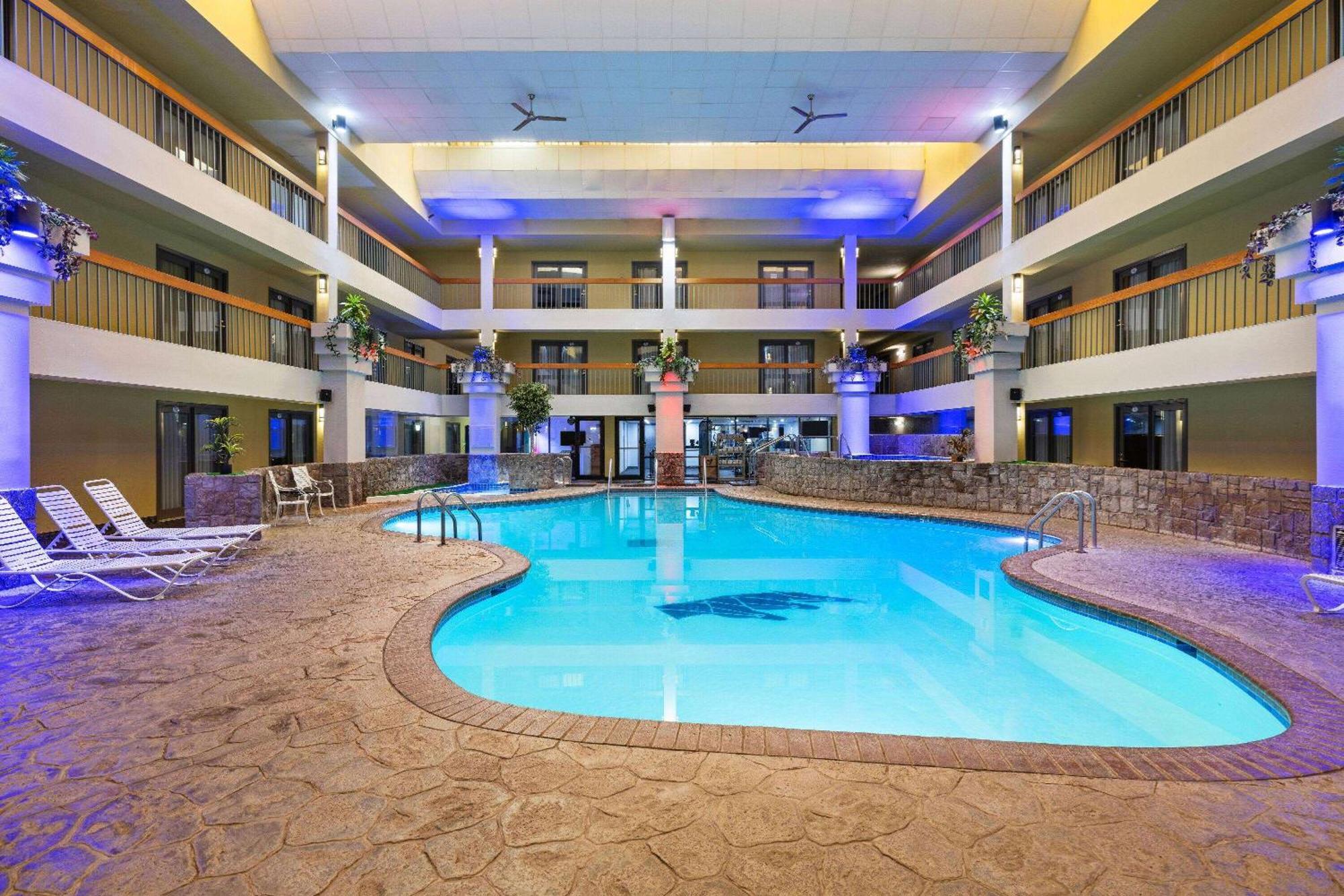 Hotel Baymont By Wyndham Shakopee Esterno foto